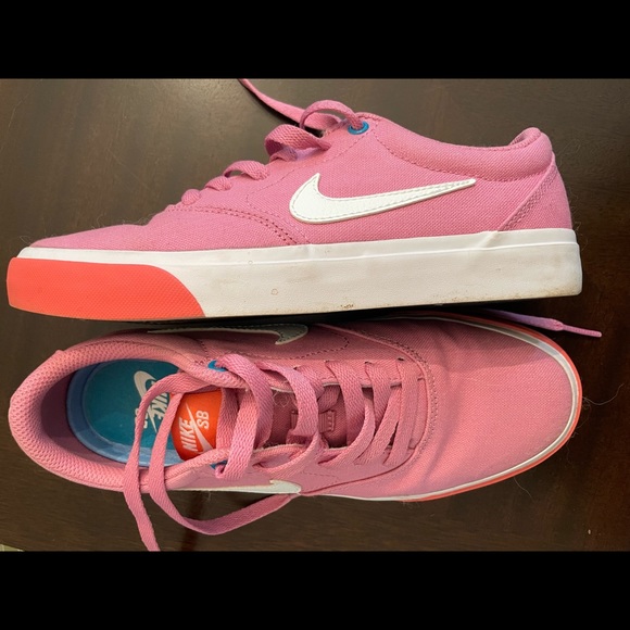 Casual Pink Nike Sneakers, size 7.5 - Picture 4 of 5